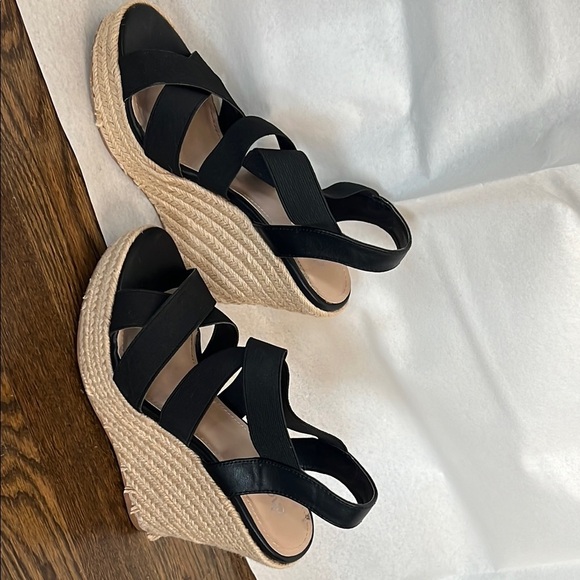 Charles By Charles David Black Wedge Sandals - Picture 4 of 6